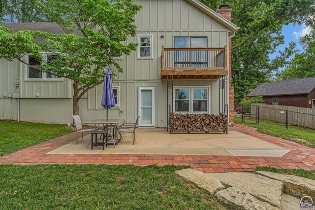 2324 SW 34th ST, Topeka, KS 66611
