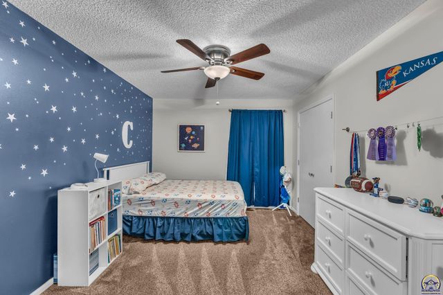 2324 SW 34th ST, Topeka, KS 66611