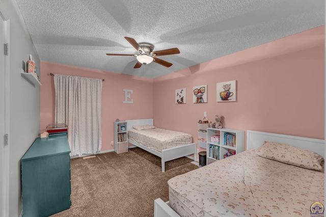 2324 SW 34th ST, Topeka, KS 66611