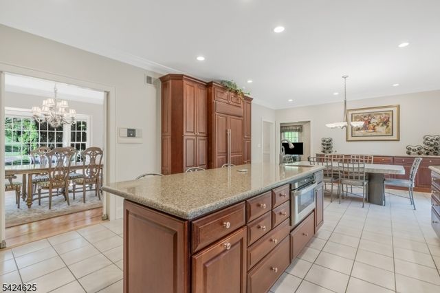 8 Waldron Dr, Bridgewater Twp., NJ 08836