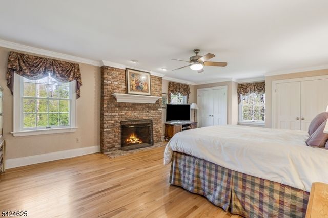 8 Waldron Dr, Bridgewater Twp., NJ 08836