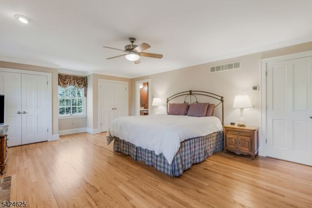 8 Waldron Dr, Bridgewater Twp., NJ 08836