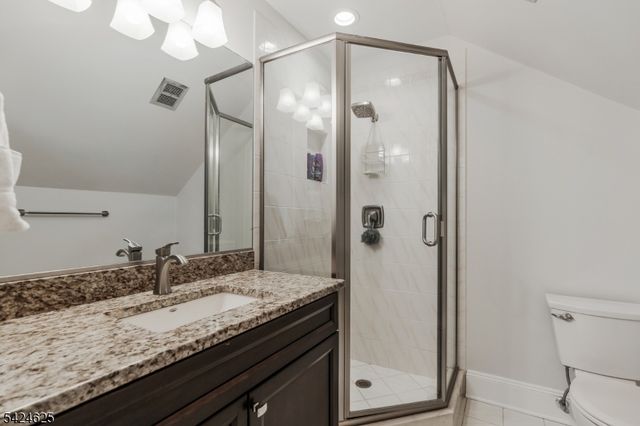 8 Waldron Dr, Bridgewater Twp., NJ 08836