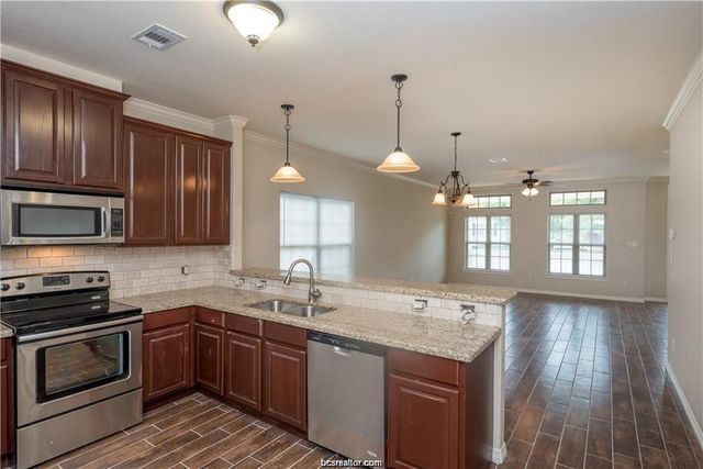 406 Ash Street, College Station, TX 77840