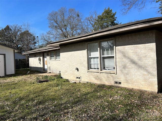 103 E Cayuga Drive, Athens, TX 75751