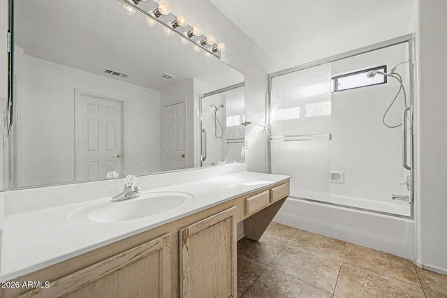 2031 E PARKSIDE Lane, Phoenix, AZ 85024