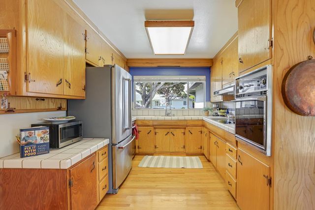 587 Cambridge Drive, Santa Clara, CA 95051