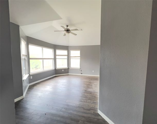 1005 Raspberry Lane, Desoto, TX 75115