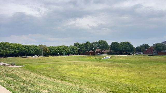 1005 Raspberry Lane, Desoto, TX 75115