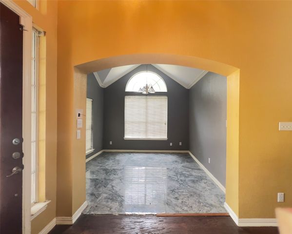 1005 Raspberry Lane, Desoto, TX 75115