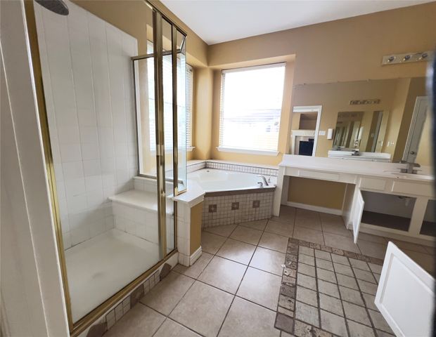 1005 Raspberry Lane, Desoto, TX 75115