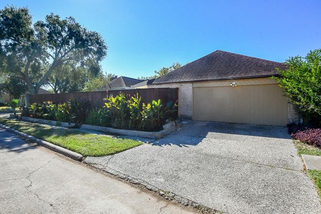 7902 Duffield Lane, Houston, TX 77071