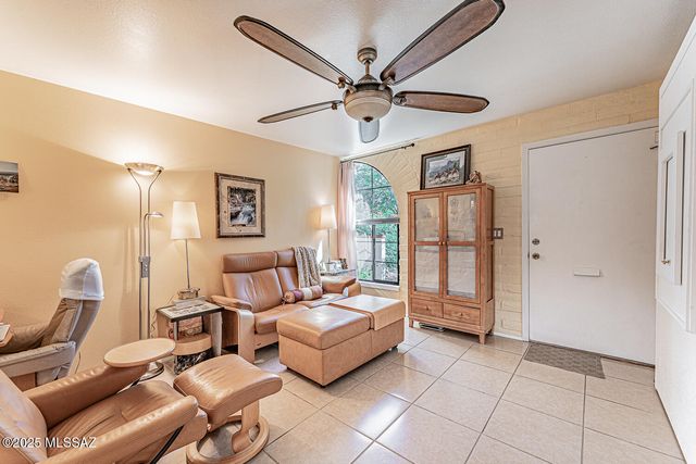 452 S La Cañada Drive, Green Valley, AZ 85614