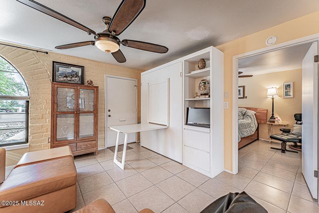 452 S La Cañada Drive, Green Valley, AZ 85614