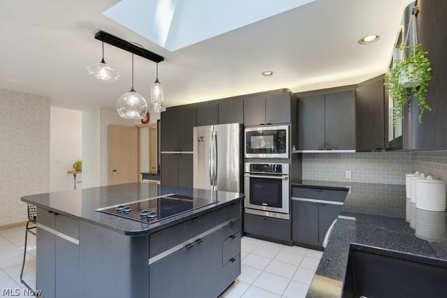 2596 Dodd Road, Willoughby Hills, OH 44094