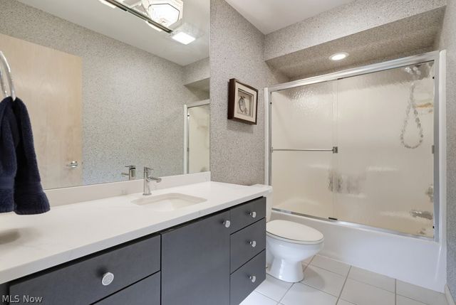 2596 Dodd Road, Willoughby Hills, OH 44094