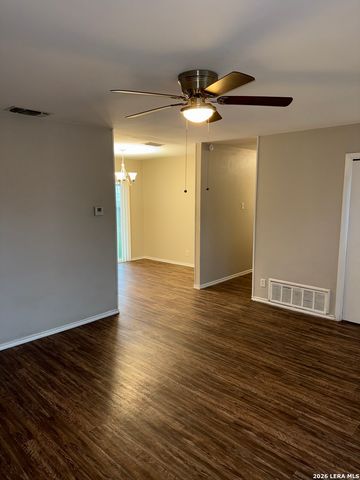 206 Balboa, Universal City, TX 78148