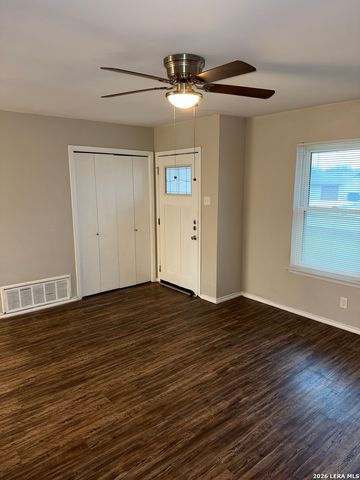 206 Balboa, Universal City, TX 78148