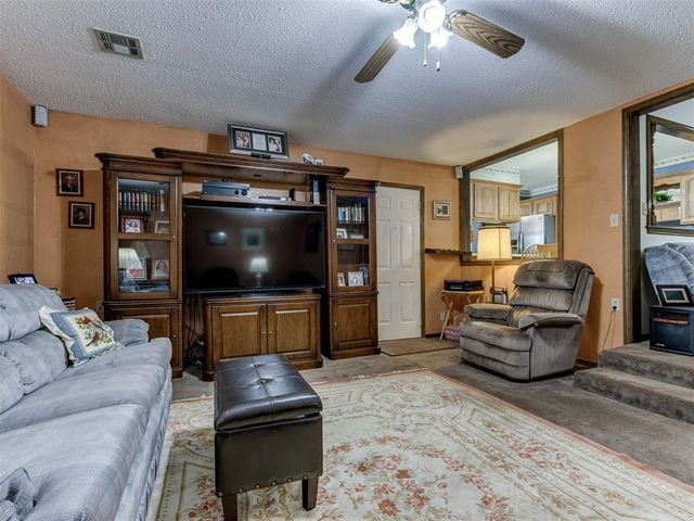 2529 Edgewood Drive, Moore, OK 73160