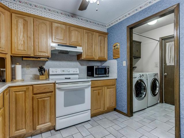 2529 Edgewood Drive, Moore, OK 73160