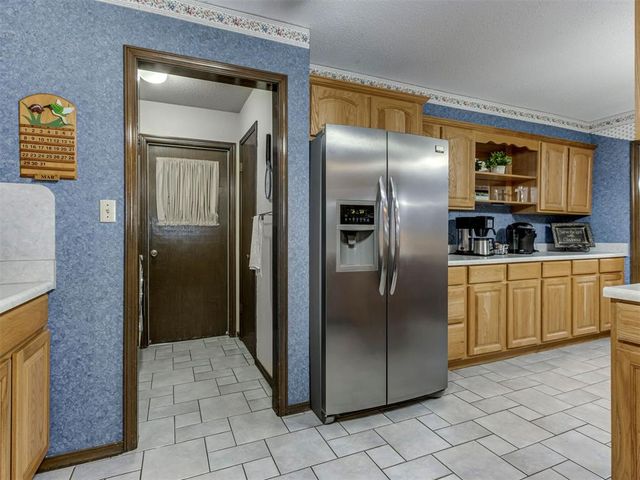 2529 Edgewood Drive, Moore, OK 73160