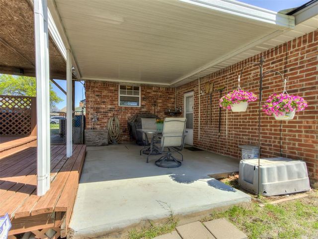 2529 Edgewood Drive, Moore, OK 73160