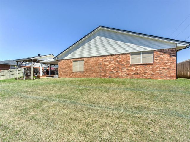 2529 Edgewood Drive, Moore, OK 73160