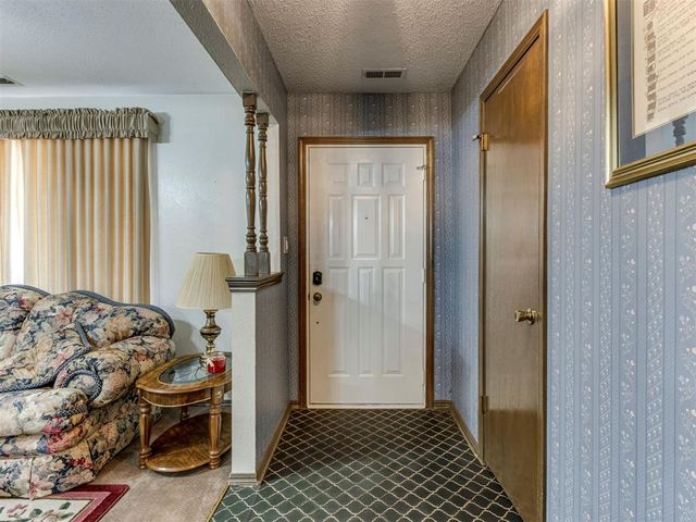 2529 Edgewood Drive, Moore, OK 73160