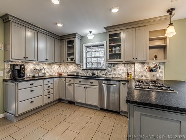 4121 S New Haven Place, Tulsa, OK 74135