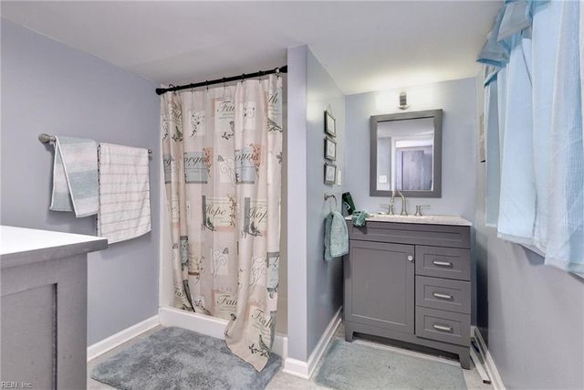 135 Pochin PL, Hampton, VA 23661