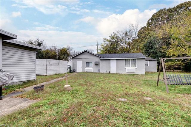 135 Pochin PL, Hampton, VA 23661