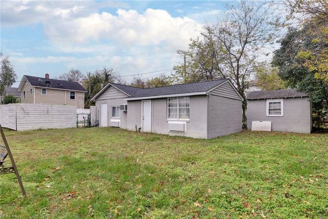 135 Pochin PL, Hampton, VA 23661