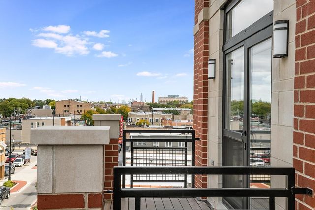 7652 Madison Street 309, Forest Park, IL 60130
