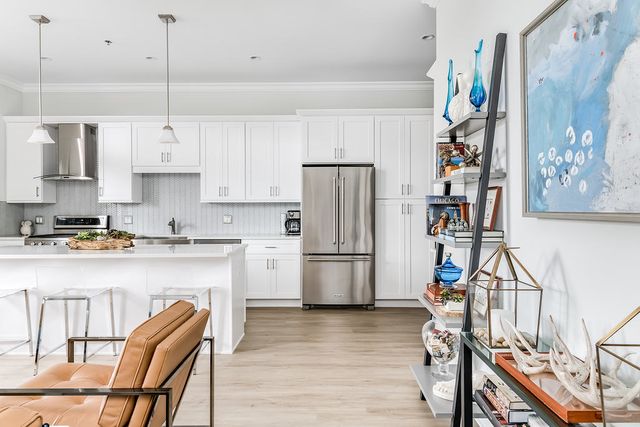 7652 Madison Street 309, Forest Park, IL 60130