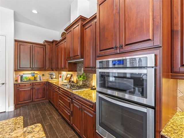 6121 AVOCETRIDGE DRIVE, Lithia, FL 33547