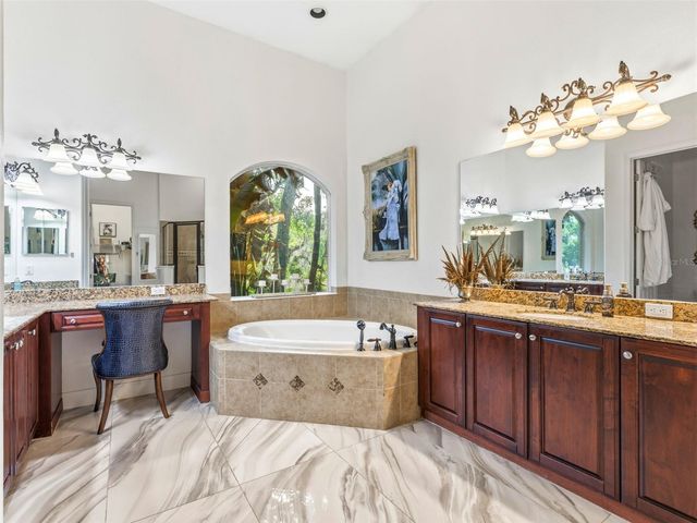 6121 AVOCETRIDGE DRIVE, Lithia, FL 33547