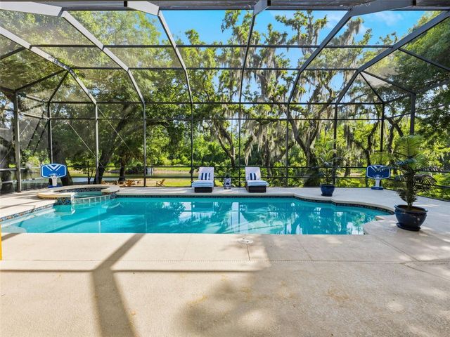 6121 AVOCETRIDGE DRIVE, Lithia, FL 33547