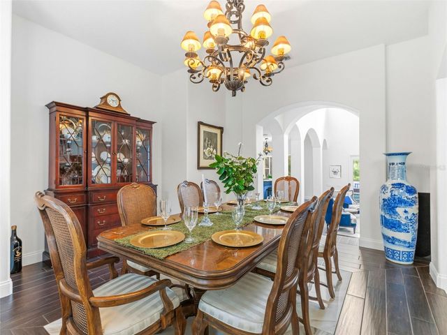 6121 AVOCETRIDGE DRIVE, Lithia, FL 33547