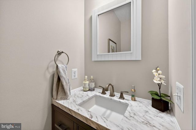 43669 MCDOWELL SQ, Leesburg, VA 20176