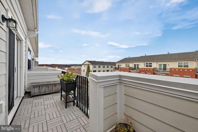 43669 MCDOWELL SQ, Leesburg, VA 20176