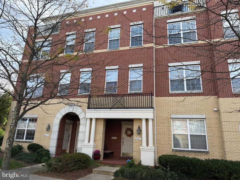 43669 MCDOWELL SQ, Leesburg, VA 20176