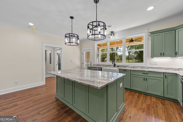 39 Virginia Street, Lavonia, GA 30553