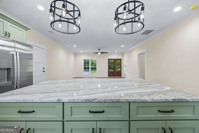 39 Virginia Street, Lavonia, GA 30553