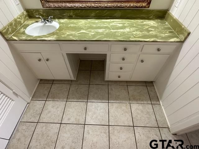 1401 Kensington Dr, Tyler, TX 75703