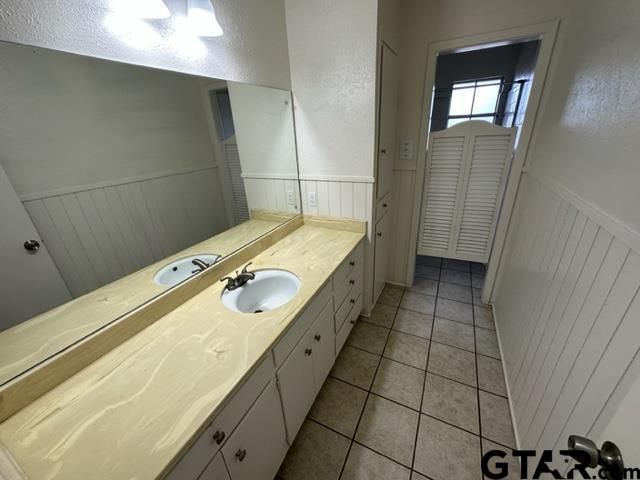 1401 Kensington Dr, Tyler, TX 75703