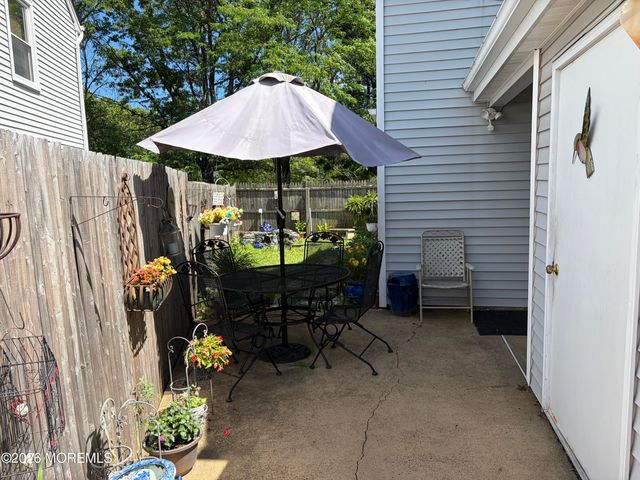 15 Stowe Court, Freehold, NJ 07728