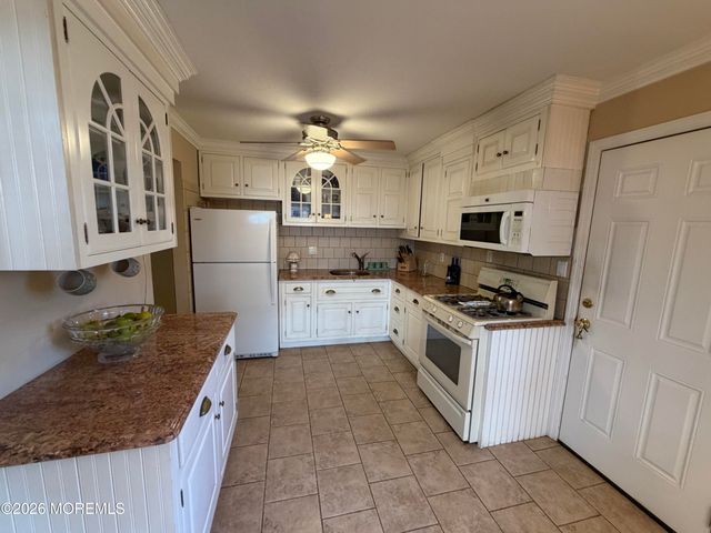 15 Stowe Court, Freehold, NJ 07728