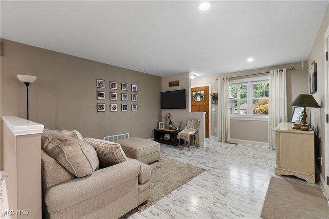 273 E Boyer Street, Wadsworth, OH 44281