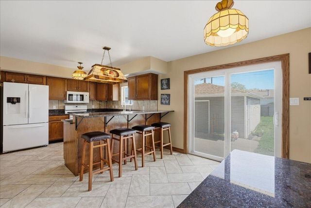 9937 Delaware Place, Highland, IN 46322