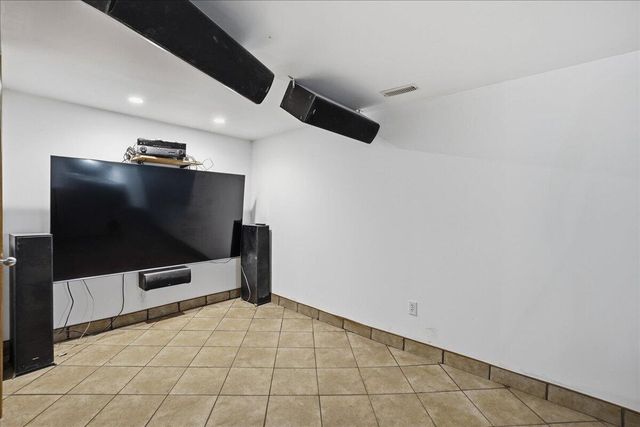 9937 Delaware Place, Highland, IN 46322